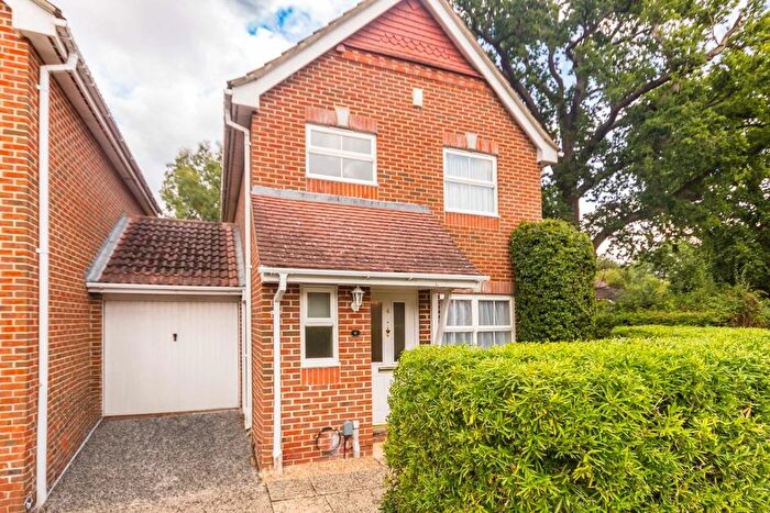 3 Bedroom Detached House To Rent In Trotter Way, Epsom, KT19