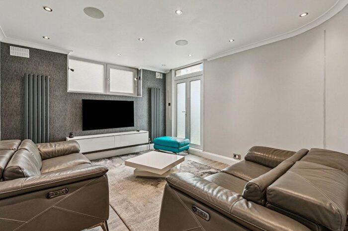 1 Bedroom Flat To Rent In Fulham Palace Road, Alphabet Streets, SW6