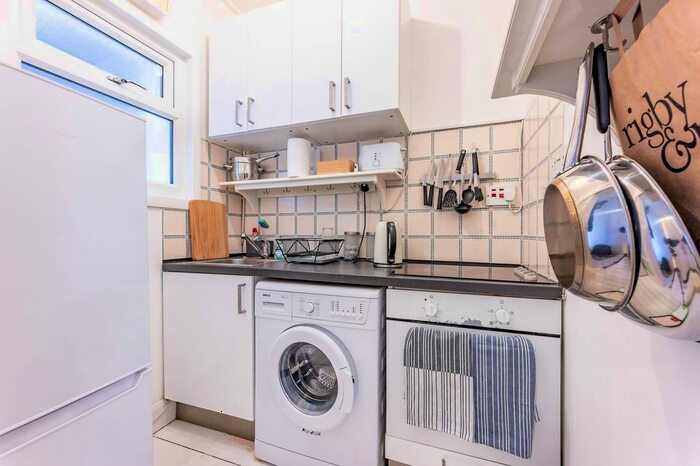 Studio To Rent In East Dulwich Road, East Dulwich, London, SE22