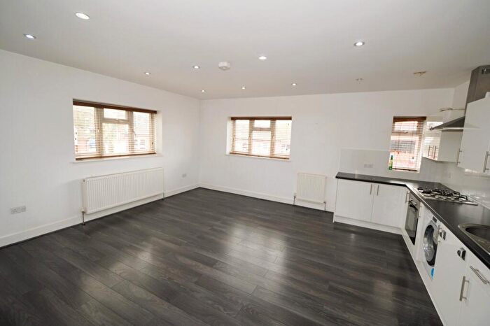 1 Bedroom Flat To Rent In High Street, Bagshot, GU19