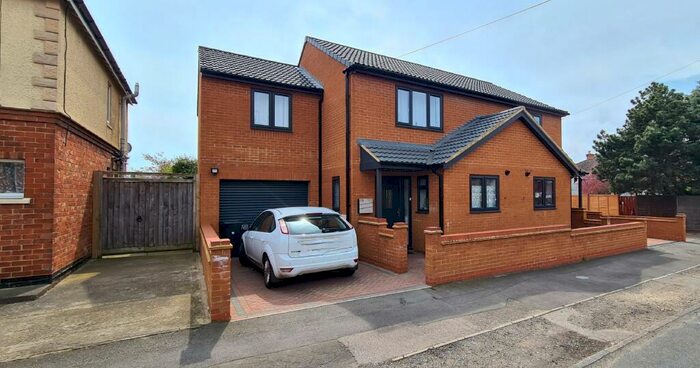 3 Bedroom House To Rent In Simpson Avenue, Higham Ferrers, Rushden, NN10