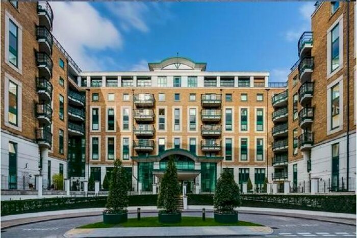 3 Bedroom Flat To Rent In Beckford Close, Warwick Road, London, W14