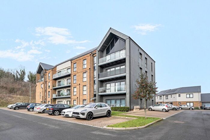 2 Bedroom Flat To Rent In Havelock Drive Greenhithe, DA9