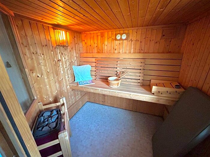 4 Bedroom Detached House For Sale In Coast Road, Littlestone, New Romney, Kent, TN28