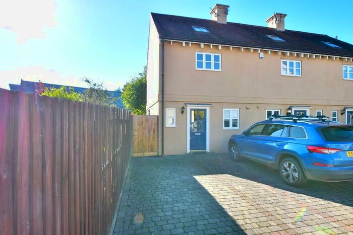 3 Bedroom End Of Terrace House To Rent In Harmans Yard, Dunmow, CM6