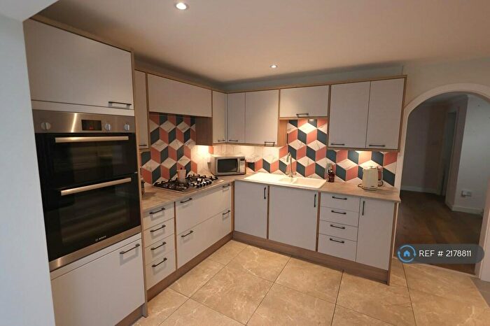 2 Bedroom End Of Terrace House To Rent In Pulleys Lane, Hemel Hempstead, HP1