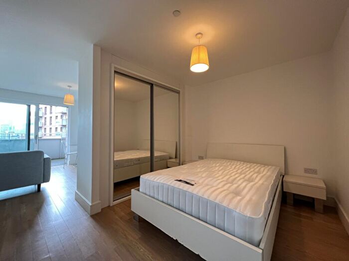 Studio To Rent In Hannaford Walk, London, E3