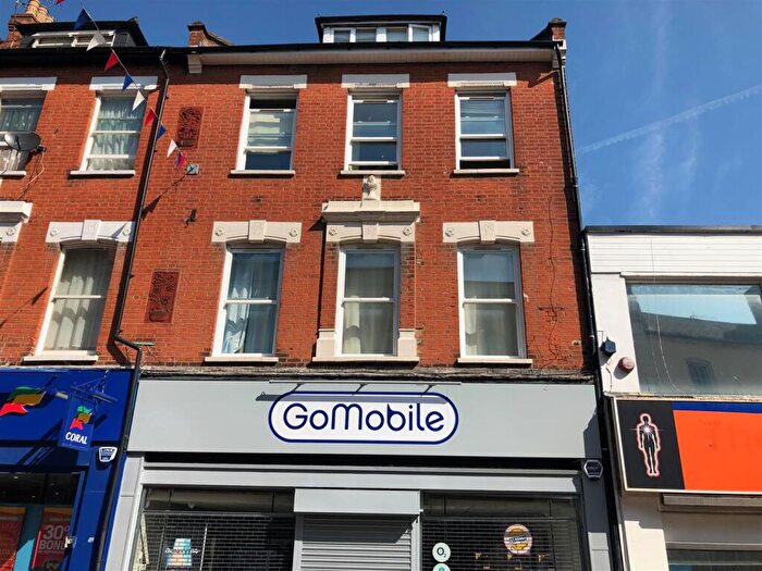 1 Bedroom Flat To Rent In Union Street, Aldershot, GU11