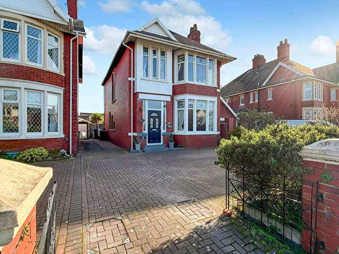 4 Bedroom Detached House For Sale In Windermere Road, Blackpool, FY4