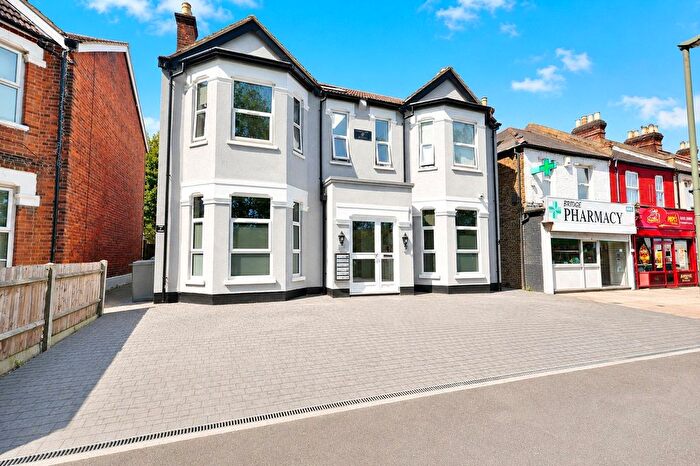 1 Bedroom Flat To Rent In Maybury Road, Woking, Surrey, GU21