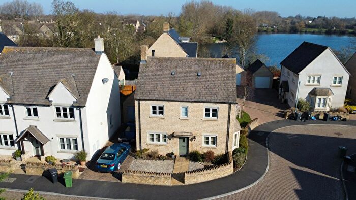 4 Bedroom Detached House For Sale In Old Railway Close, Lechlade, Gloucestershire, GL7
