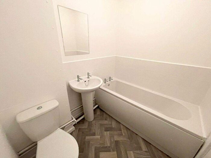 1 Bedroom Semi-Detached House To Rent In Colbourne Street, Swindon, SN1