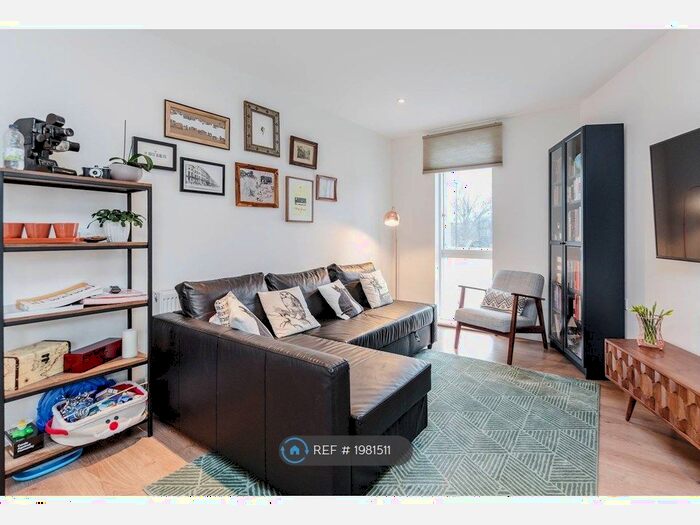 2 Bedroom Flat To Rent In Barrington Road, London, SW9