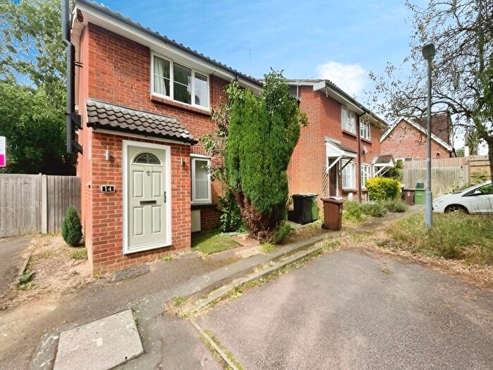 2 Bedroom Semi-Detached House To Rent In Willoughby Court, AL2