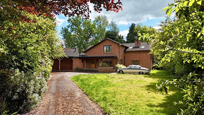 4 Bedroom Detached House For Sale In Dobb Hedge Close, Hale Barns, Altrincham, WA15