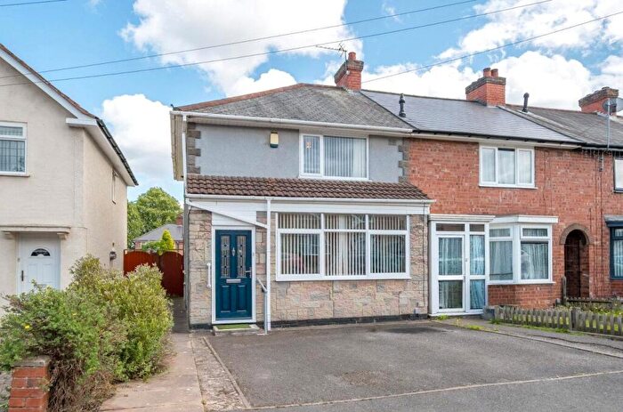3 Bedroom End Of Terrace House For Sale In Arlington Road, Warstock, Birmingham, B14