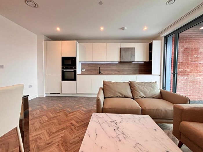 2 Bedroom Apartment To Rent In Skyline Apartments Makers Yard London, E3
