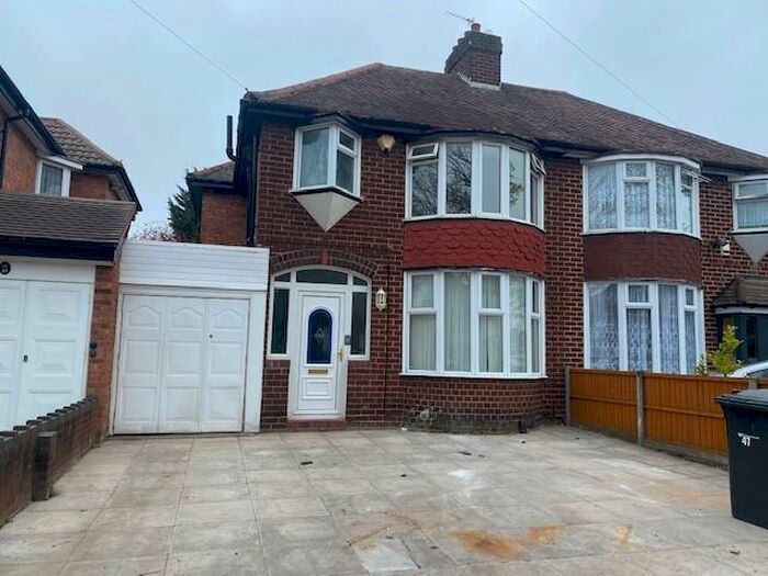 3 Bedroom House To Rent In Rymond Road, Hodge Hill, B34