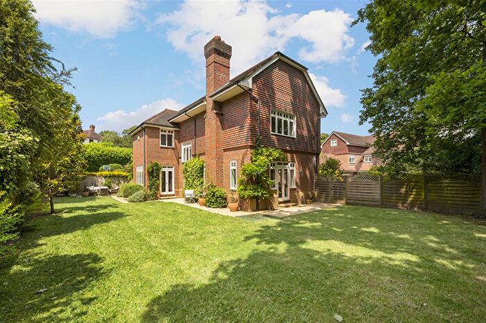 6 Bedroom Detached House For Sale In Bathgate Road, Wimbledon, SW19