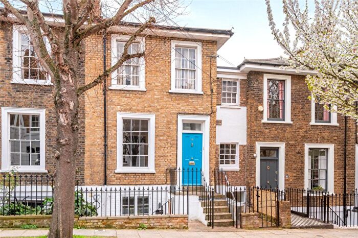 2 Bedroom Maisonette For Sale In Ripplevale Grove, Islington, London, N1