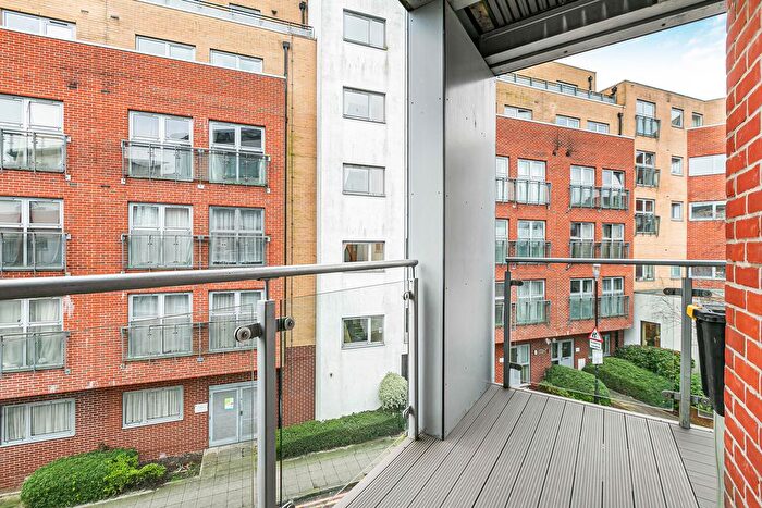 2 Bedroom Flat For Sale In Charrington Place, St Albans, AL1