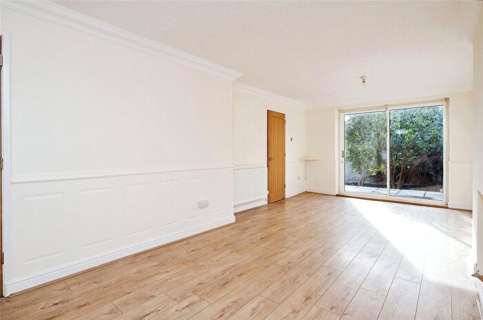 3 Bedroom End Of Terrace House For Sale In Pinewood Gardens, Clifton, Nottingham, NG11