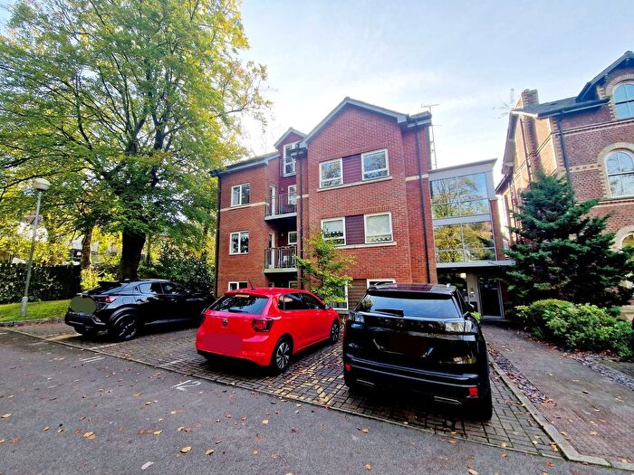 2 Bedroom Flat To Rent In Prestwich Park Road South, Prestwich, M25