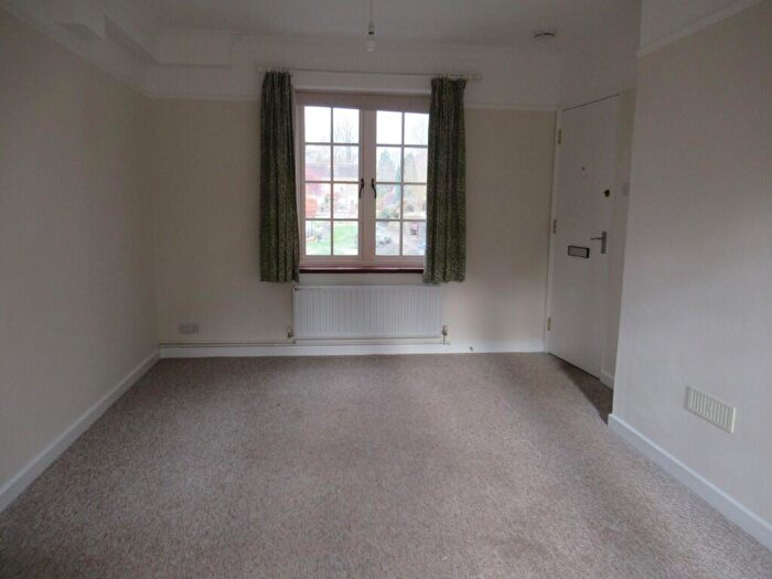1 Bedroom Flat To Rent In Mill Hill Close, Haywards Heath, West Sussex, RH16