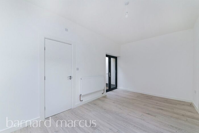 Studio To Rent In Ridge Road, Sutton, SM3