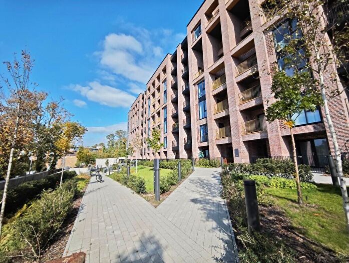2 Bedroom Apartment For Sale In Whiffens Avenue, Gillingham, Kent, ME4