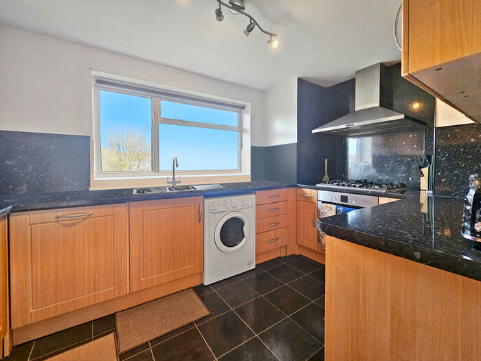 2 Bedroom Flat To Rent In Bexley Lane, Eltham, London, SE9