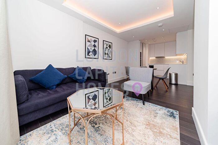 2 Bedroom Apartment To Rent In Carrara Tower, Bollinder Place, London, EC1V