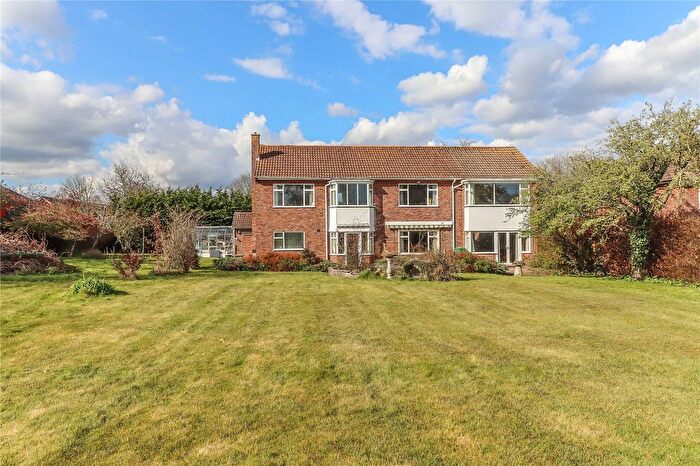 4 Bedroom Detached House For Sale In Manor Close, Abbotts Ann, Andover, Hampshire, SP11