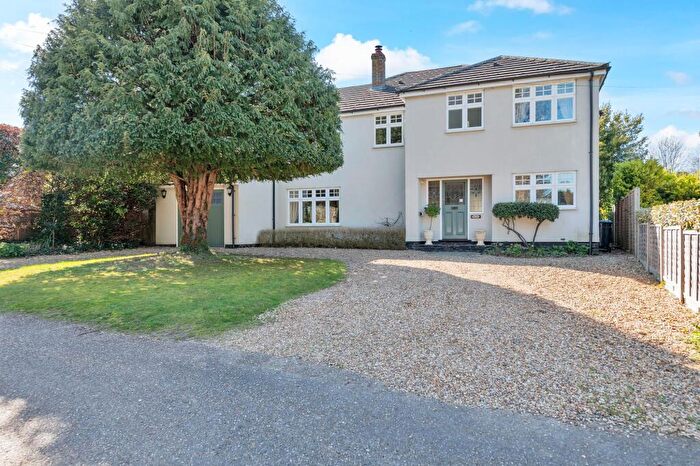 5 Bedroom Detached House For Sale In Heathfield, Royston, SG8