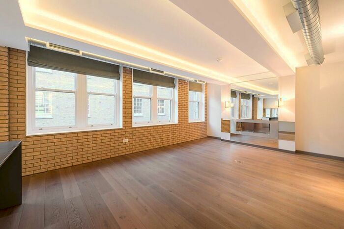 2 Bedroom Flat To Rent In Berners Street, London, W1T