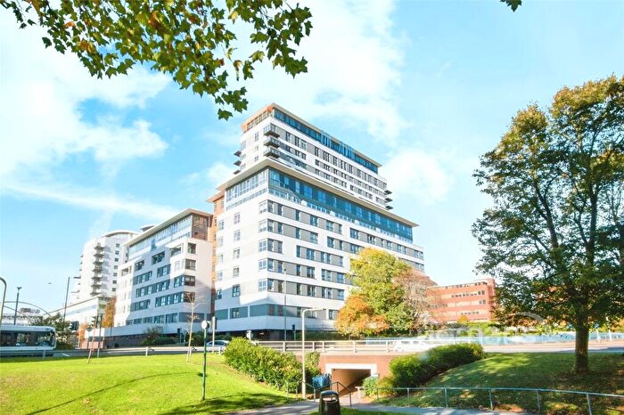 1 Bedroom Flat To Rent In Skyline Plaza, Alencon Link, Basingstoke, RG21