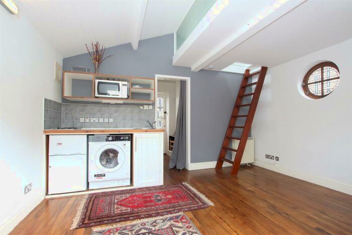 Flat To Rent In Lambridge Grange, Gloucester Road, Bath, BA1