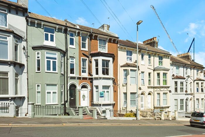 3 Bedroom Maisonette For Sale In South Terrace, Hastings, TN34