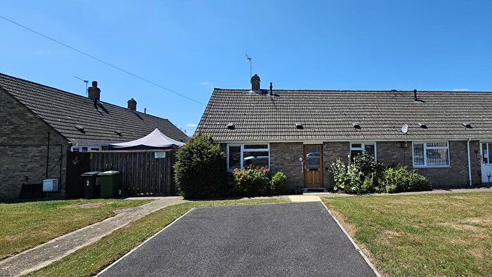 2 Bedroom Bungalow For Sale In Hughes Crescent, Longcot, Faringdon, Oxfordshire, SN7