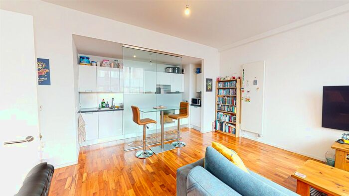 1 Bedroom Flat To Rent In Woodfield Road, Altrincham, WA14
