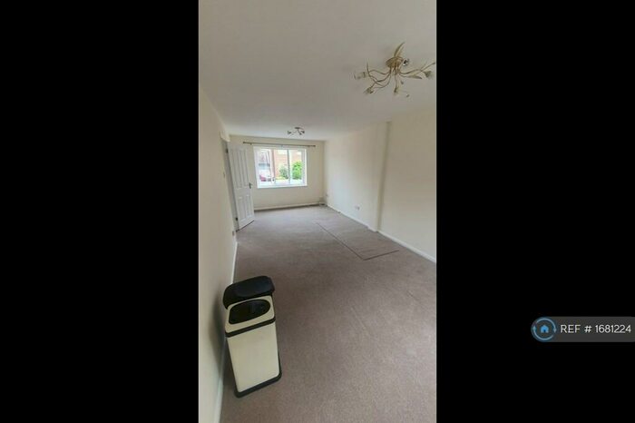 3 Bedroom Semi-Detached House To Rent In Sir Williams Close, Aylsham, Norwich, NR11