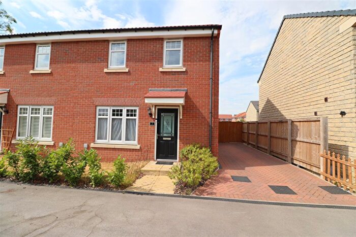 3 Bedroom Semi-Detached House For Sale In Dixon Garth, Pocklington, York, YO42