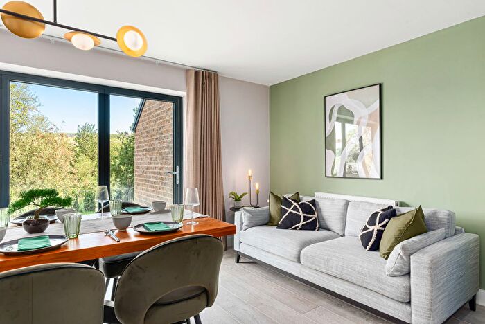 2 Bedroom Flat For Sale In Weavers Way, Darwen, BB3