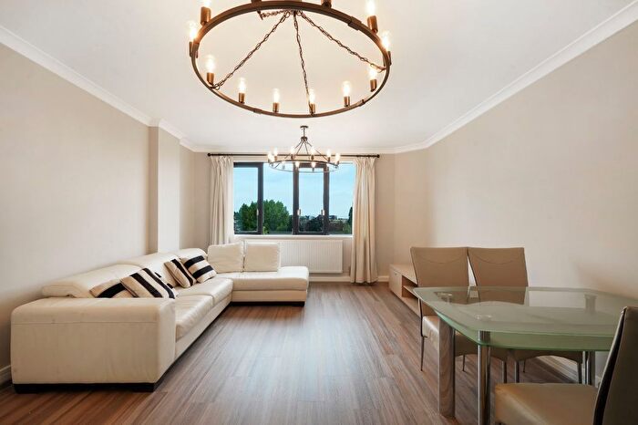 1 Bedroom Flat To Rent In Cavendish House, Wellington Road, NW8