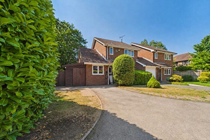4 Bedroom Link Detached House To Rent In Picket Post Close, Bracknell, Berkshire, RG12