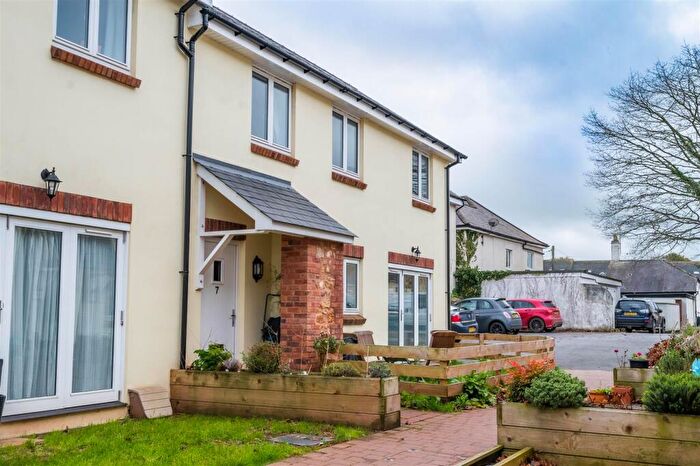 3 Bedroom Semi-Detached House To Rent In Kings Row, Honiton, EX14