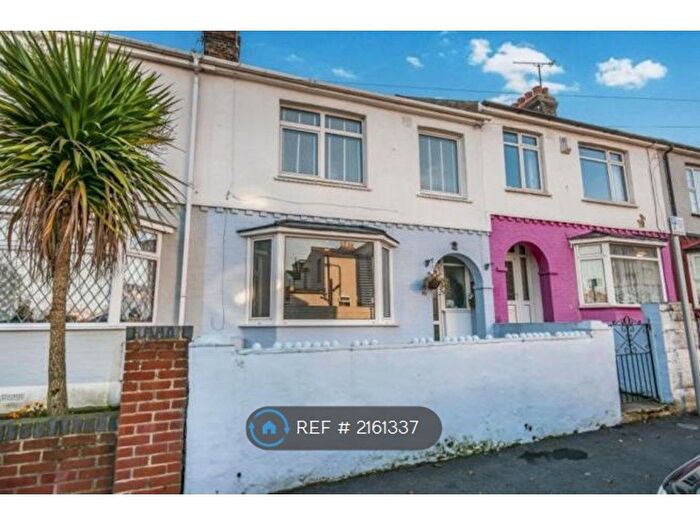 3 Bedroom Terraced House To Rent In Selbourne Road, Gillingham, ME7