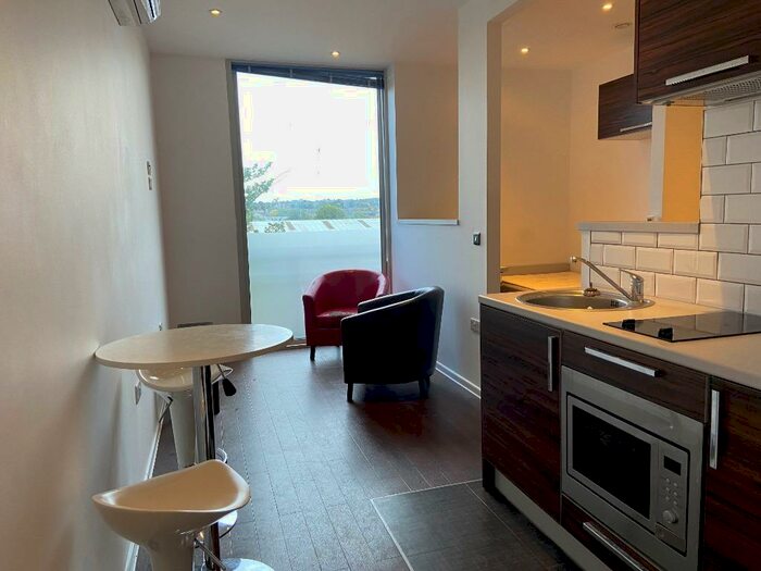 Studio To Rent In Guildford Park Road, Guildford, GU2