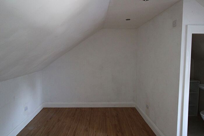 Studio To Rent In High Road, Bushey Heath, Bushey, WD23