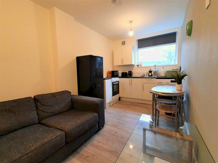 1 Bedroom Flat To Rent In Shield Street, Sandyford, Newcastle Upon Tyne NE2